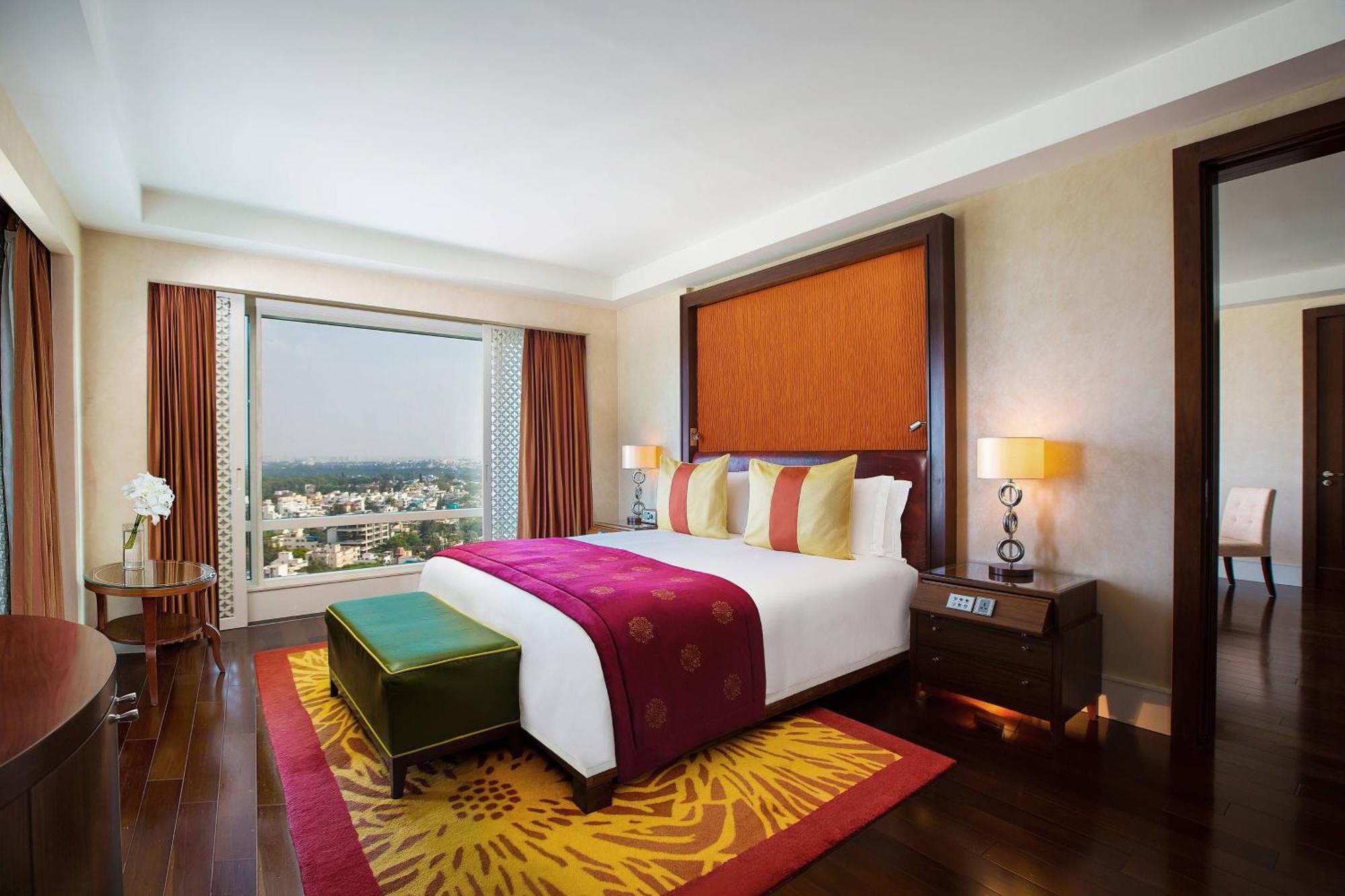 The Ritz - Carlton, Bangalore Exterior foto