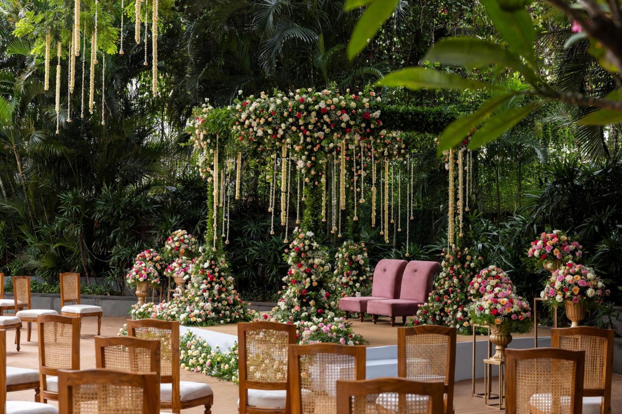 The Ritz - Carlton, Bangalore Exterior foto