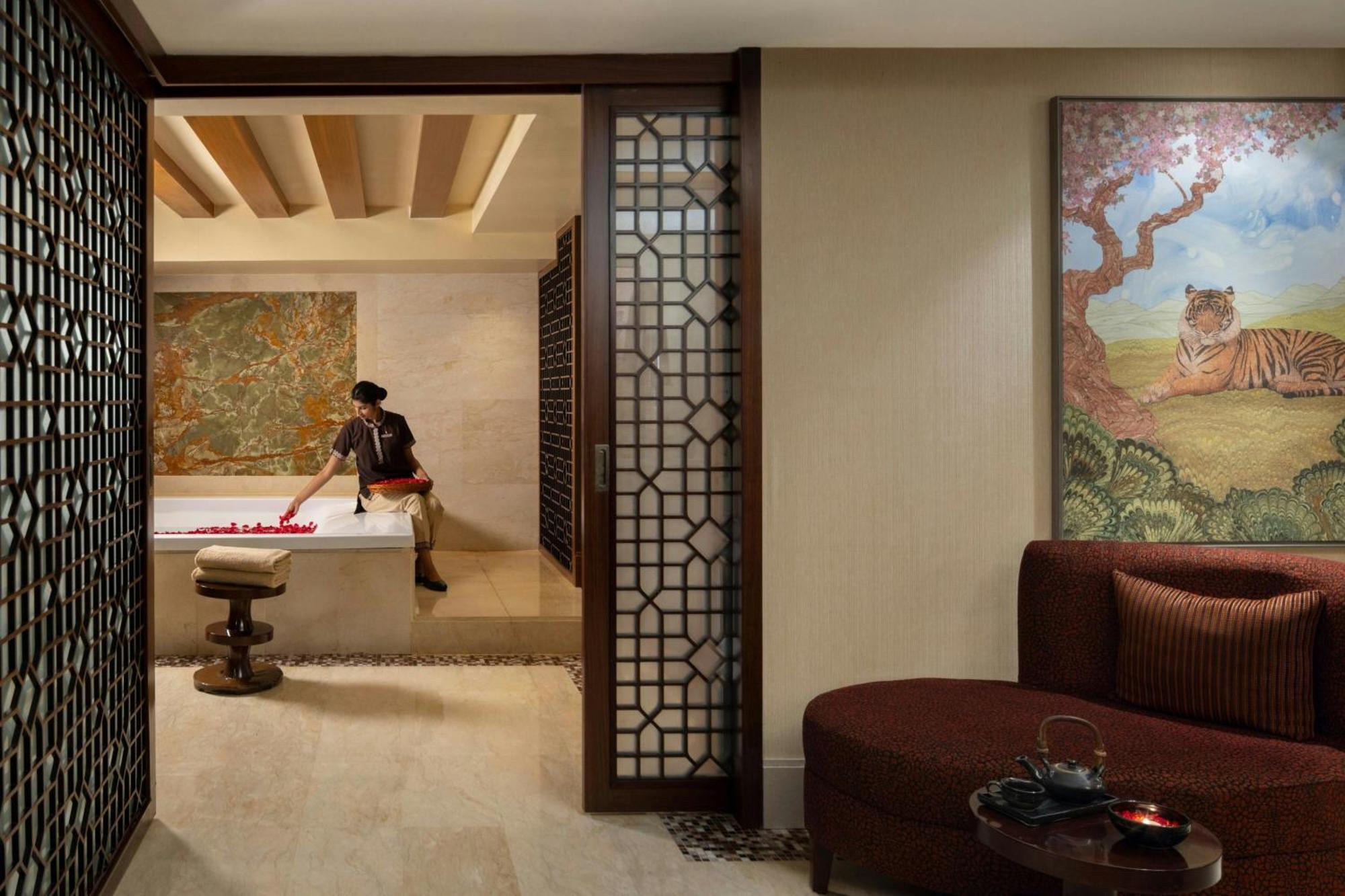 The Ritz - Carlton, Bangalore Exterior foto